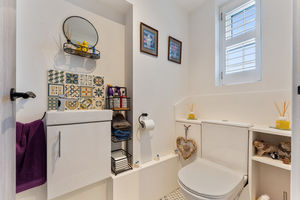 Guest WC- click for photo gallery